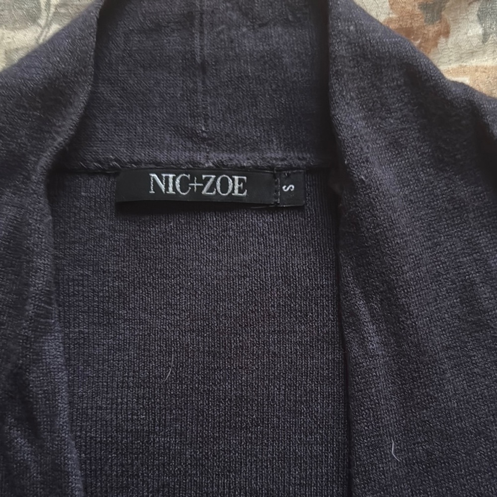 NIC+ZOE Elegant Black Blouse with Buckle Detail - Picture 4 of 6
